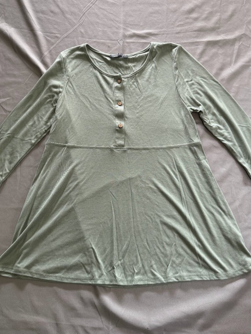 Shop Basics Woman’s Sage Green 3/4 Sleeve Ribbed Shirt Size Small New w/o Tags
